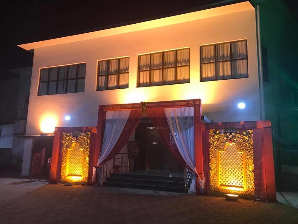 Royale Inn Vapi Exterior foto