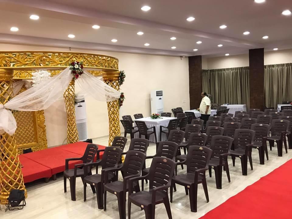 Royale Inn Vapi Exterior foto